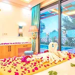 İslamlar 3 Bedroom Secluded With Private Pool
