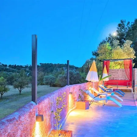 İslamlar 3 Bedroom Secluded With Private Pool Villa *