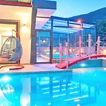 İslamlar 3 Bedroom Secluded With Private Pool Kalkan